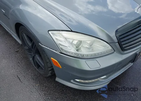 2012 Mercedes-Benz S 550 4Matic z USA, uszkodzony, nr VIN WDDNG9EB4CA449167